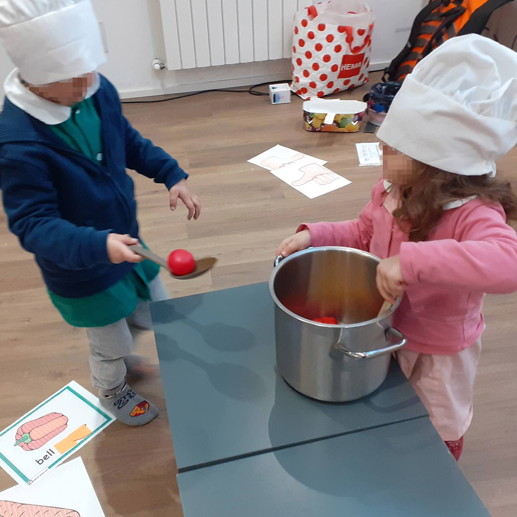 english school for kids in Turin - bring a tomato
